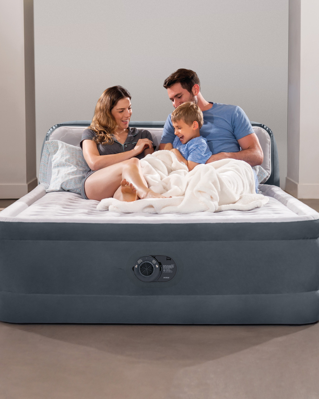 Dura-Beam® Deluxe Ultra Plush Headboard Air Mattress 18" Queen w/ Built-In Electric Pump 13 Dura-Beam® Deluxe Ultra Plush Headboard Air Mattress 18" Queen w/ Built-In Electric Pump